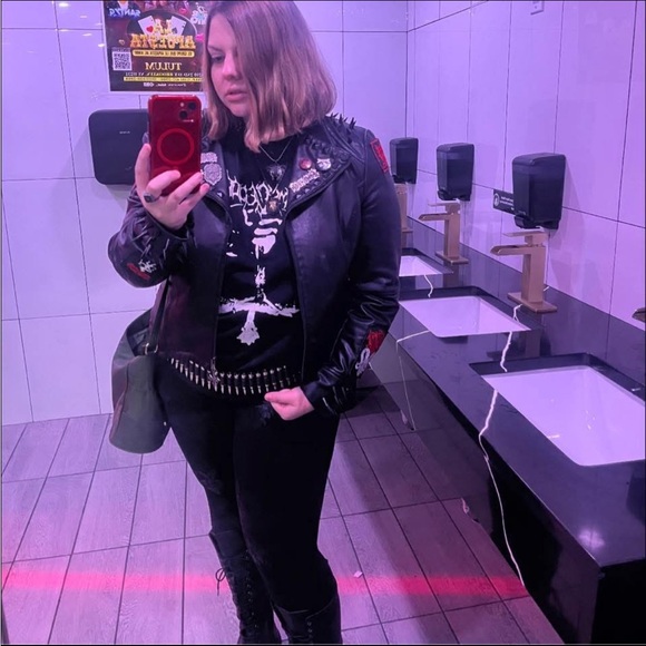 Meet your Posher, Lux n Agonie - Picture 4 of 10